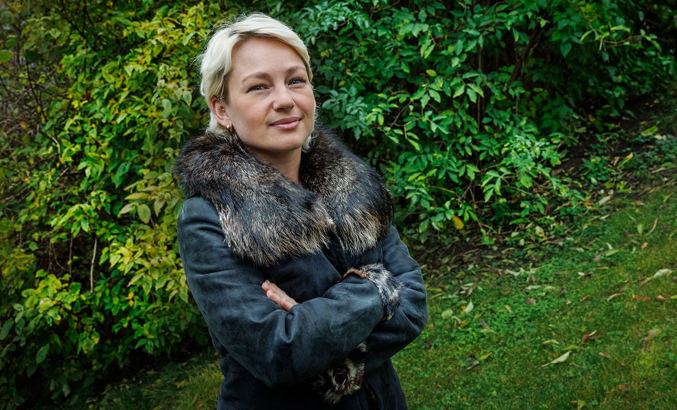 Sjuksköterskan Alexandra  lever med hiv – vill höja kunskapen i vården