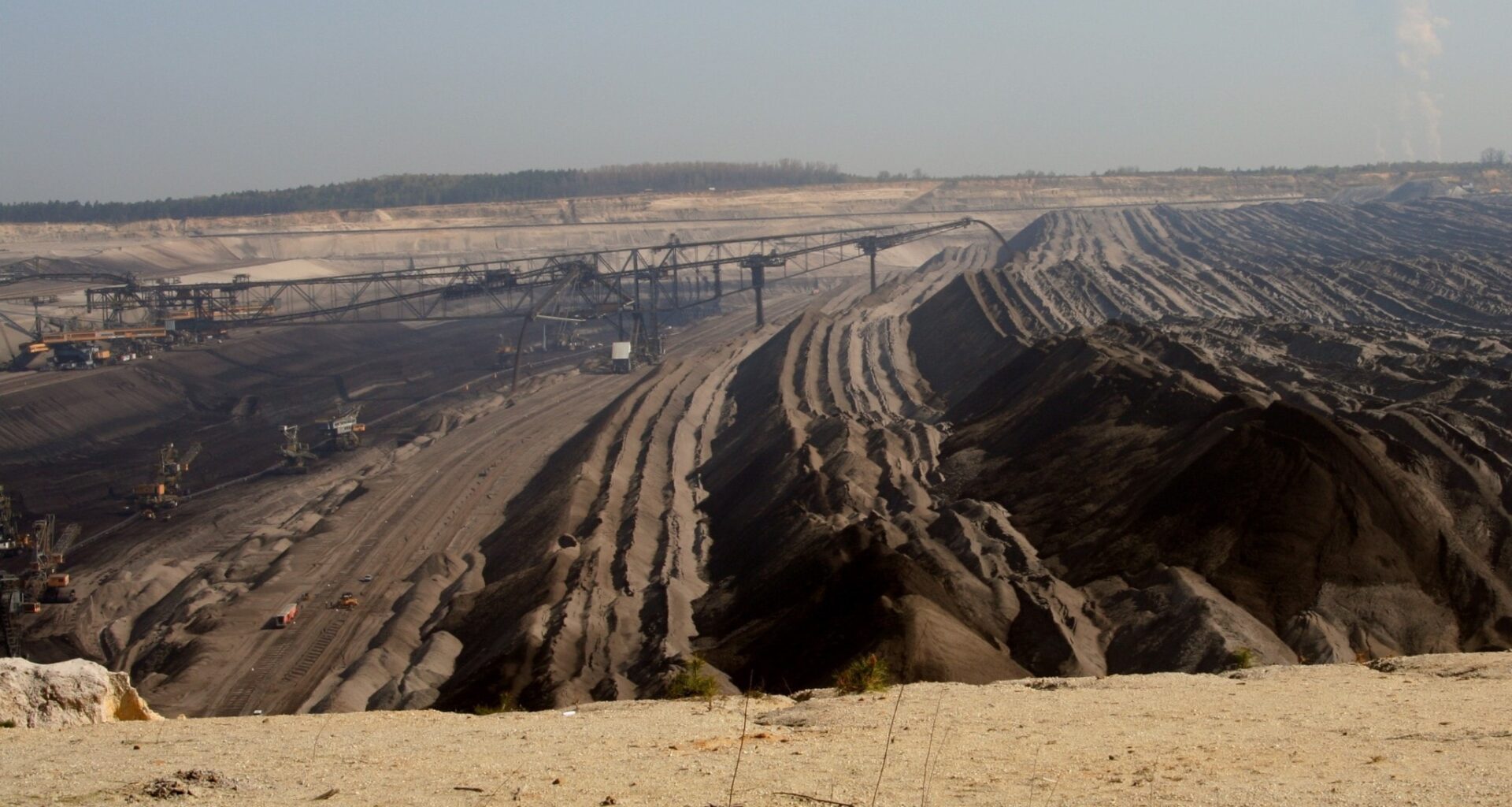 Fonderna marknadsförs som gröna – investerar i kolbolag - Sveriges Radio