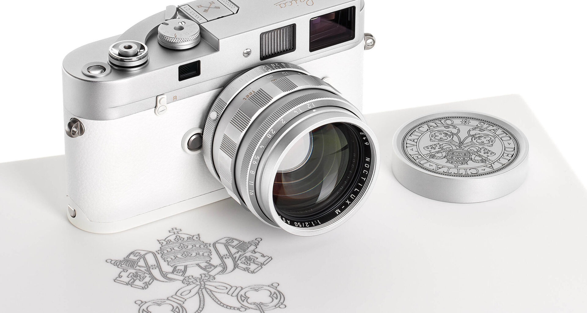 Påvens Leica såldes för enorm summa – Drottningens blev betydligt billigare