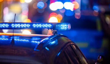 Ung man skadad i stort slagsmål i Stockholm