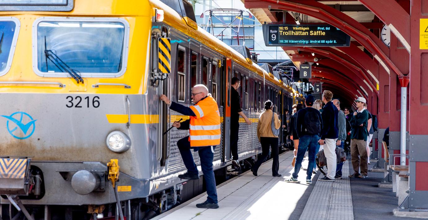 Nio av tio tåg i tid i oktober