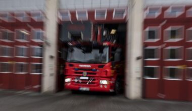 Brand i garage – 20–25 bilar förstörda