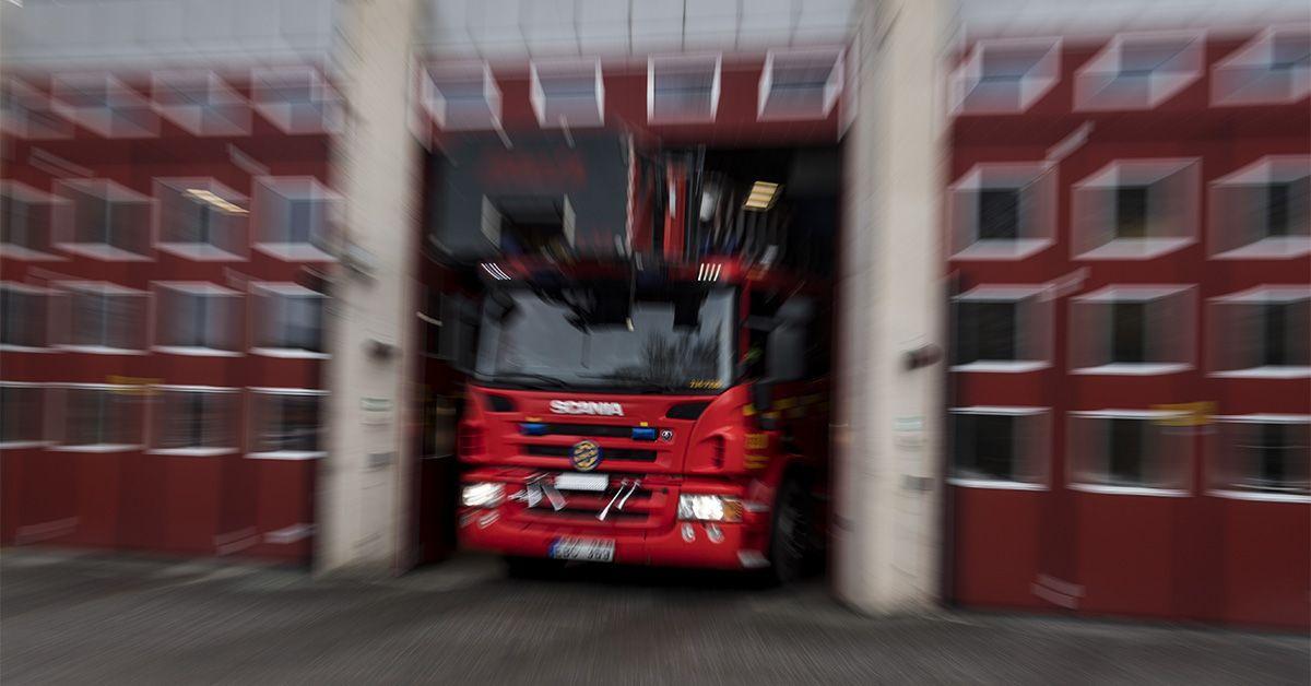 Brand i garage – 20–25 bilar förstörda