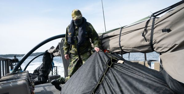 Ukrainare tränas för strid – på hemlig svensk plats