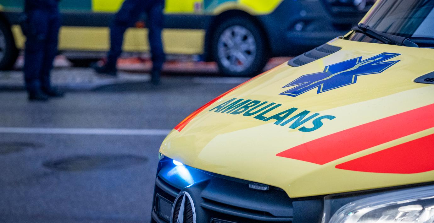 Flicka föll av A-traktor i natt – vårdas med svåra skador