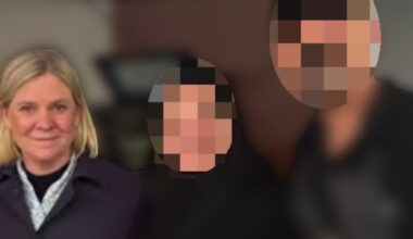 Magdalena Andersson poserar med dömda i Uppsala