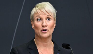 Tusentals gängkriminella försörjer sig på bidrag