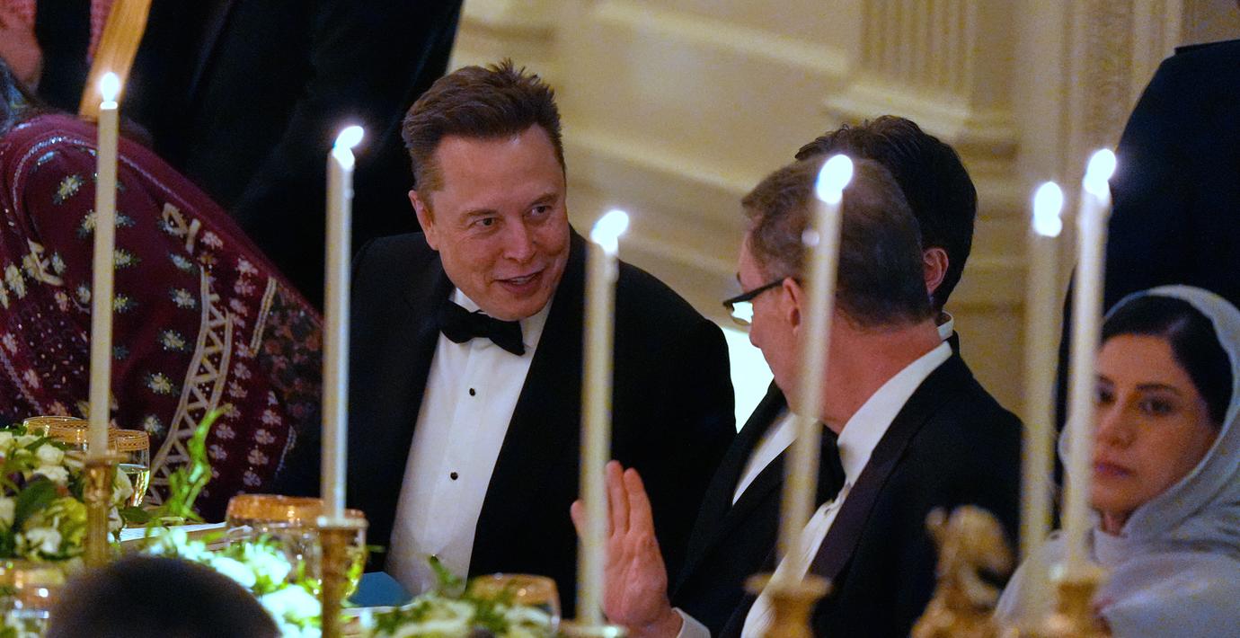 Efter långa bråket – Musk tillbaka i Vita huset