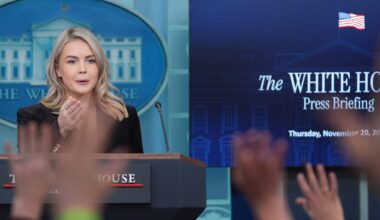 Släkting till Karoline Leavitt på väg att utvisas