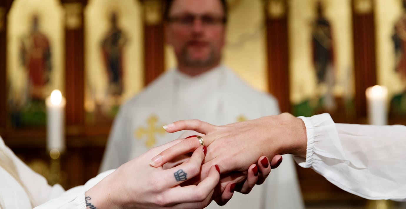Präster kan nu nekas jobb om de inte viger samkönade par