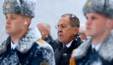Har Putin knuffat ut Sergej Lavrov i kylan?