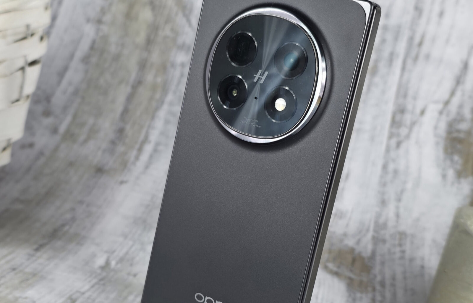 Första Qualcomm Snapdragon 8 Elite Gen 5 vikbar: Oppo Find N6 tippad att slå Samsung Galaxy Z Fold7 att släppa med satellitanslutning ryktas också