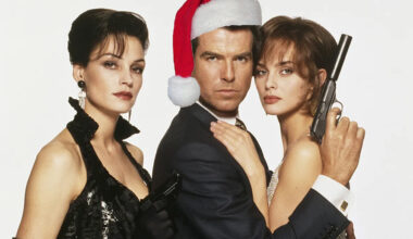 "James, är det ett hårt paket du har i fickan, eller är du bara glad att se mig?"