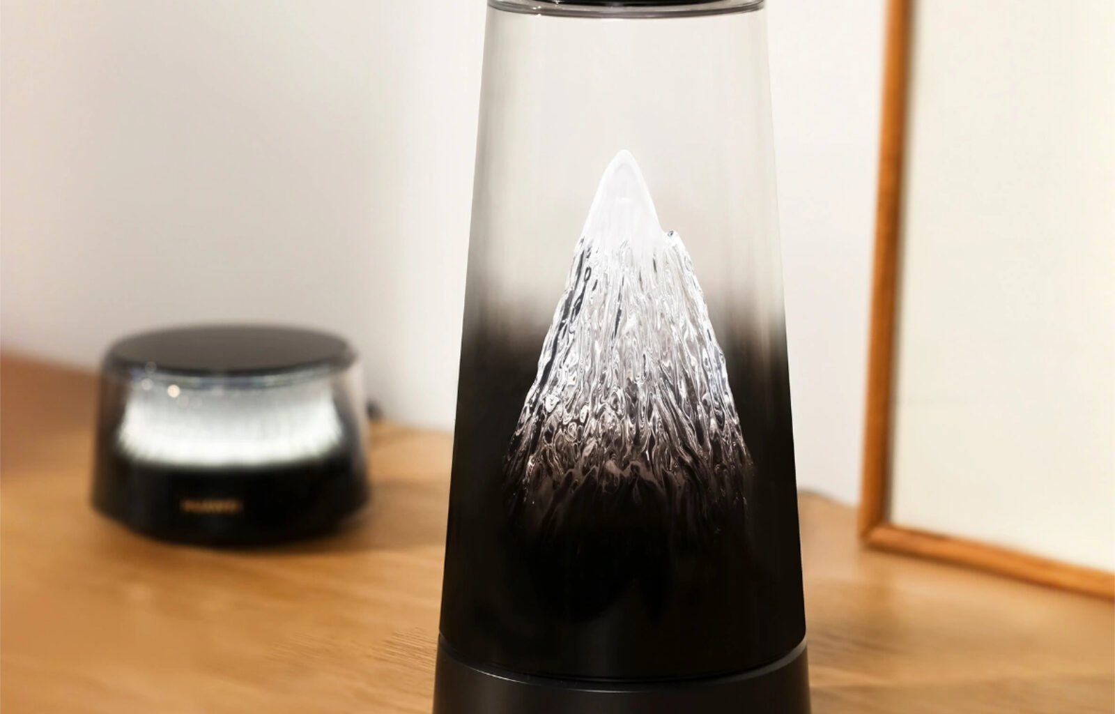 Huaweis senaste Wi-Fi 7 mesh-router ser mer ut som en prydnad än en router