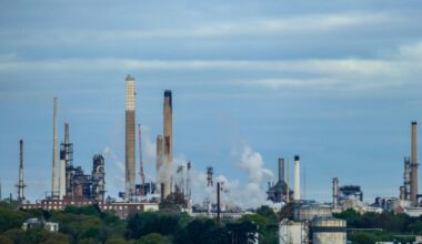 Oljeraffinaderi. Symbolbild. Foto: Creative Commons Lic. Kredit: Michaelk