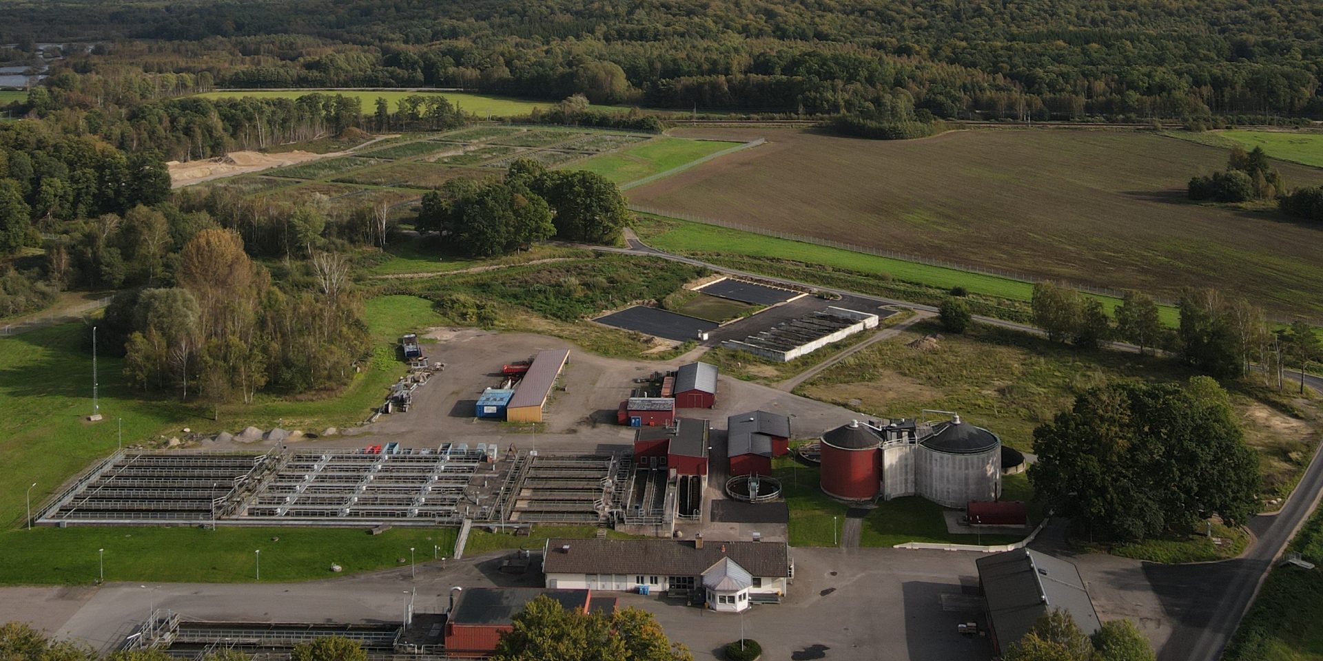 Bilden visar reningsverkets område.