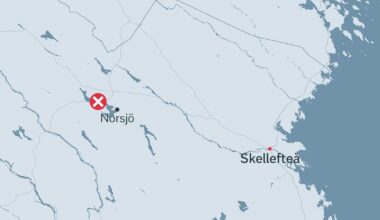 Personbil voltade i Norsjö – en lastad i ambulans