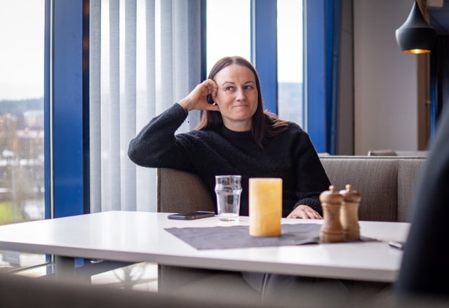 Caroline Törnblad, chef för evenemang och destinationsutveckling på Destination Jönköping, blickar ut. Bland drömmarna finns att Musikhjälpen kommer till stan.