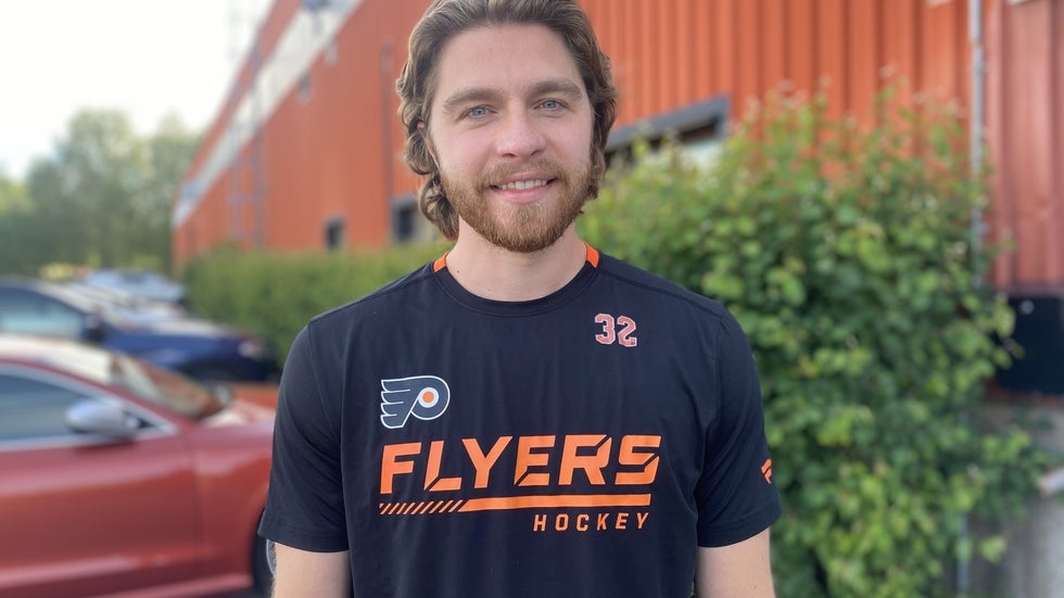 Felix Sandström brukar träna på hemmaplan under sommaren. Men i år har basen blivit Gävle även långt in på säsongen.