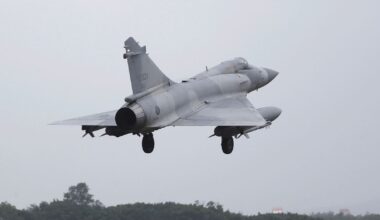 Kina avfyrar raketer runt Taiwan