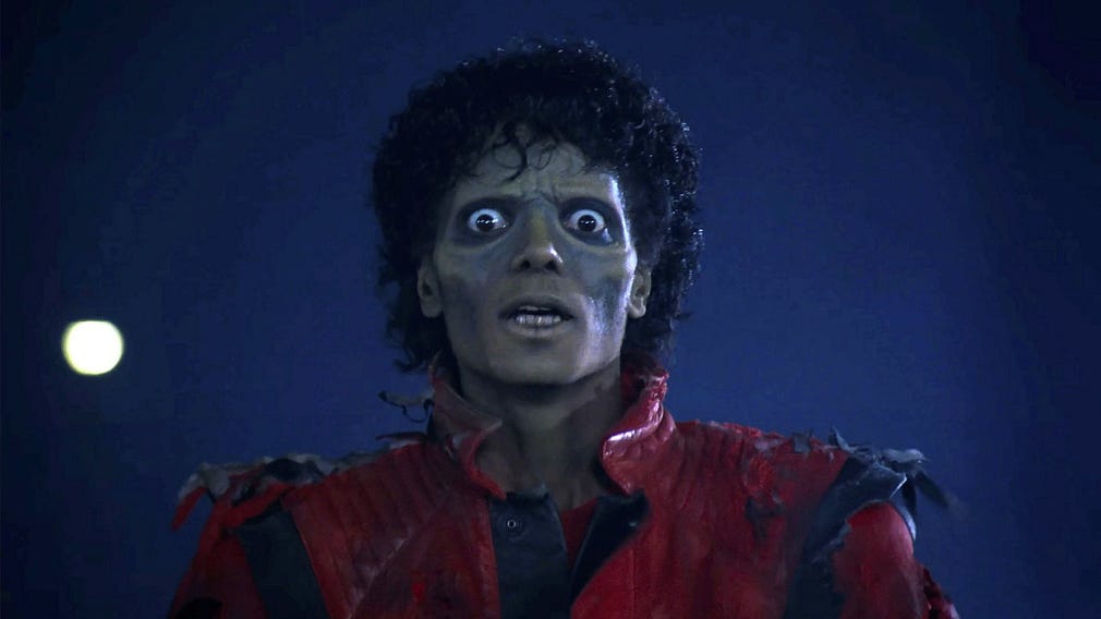 Efter att det riktats kritik mot att MTV inte spelade musikvideor av svarta artister tog kanalen in Michael Jacksons “Billie Jean”. Samma år släpptes den omåttligt populära musikvideon till “Thriller”.