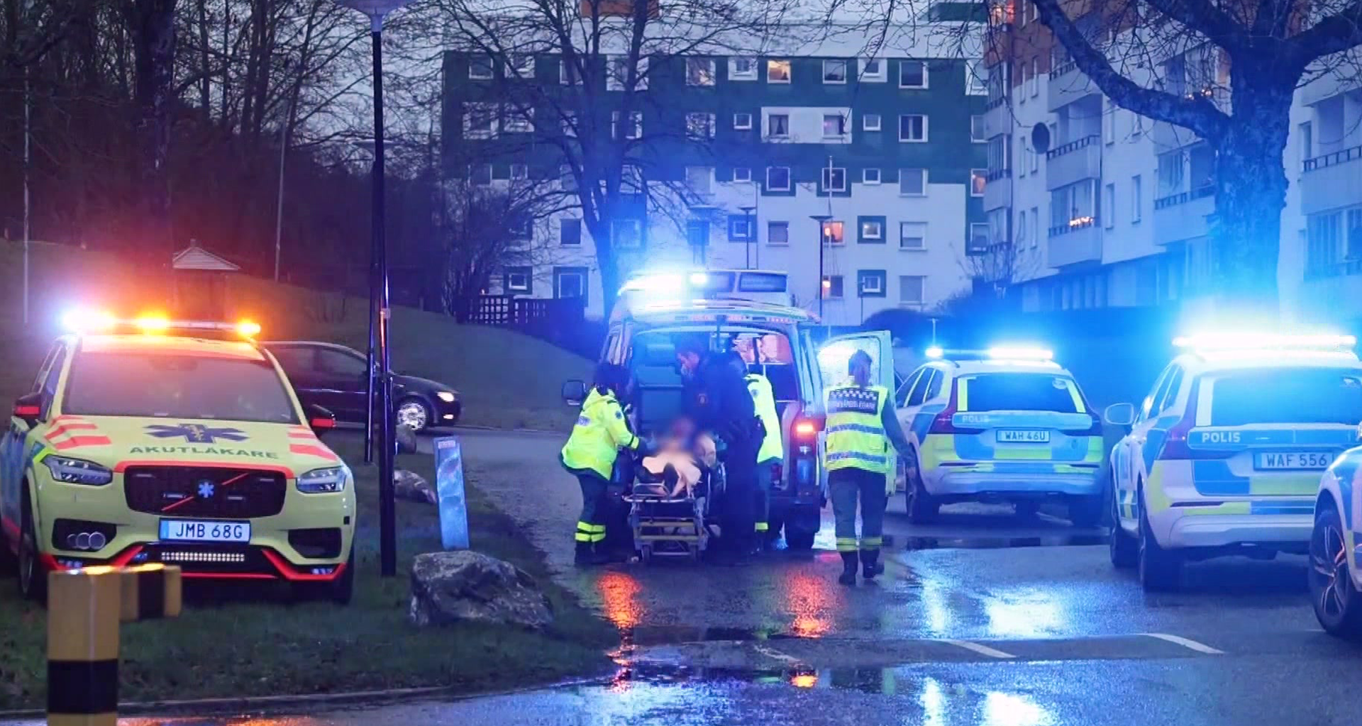 Skottlossning i Alby – en person träffad