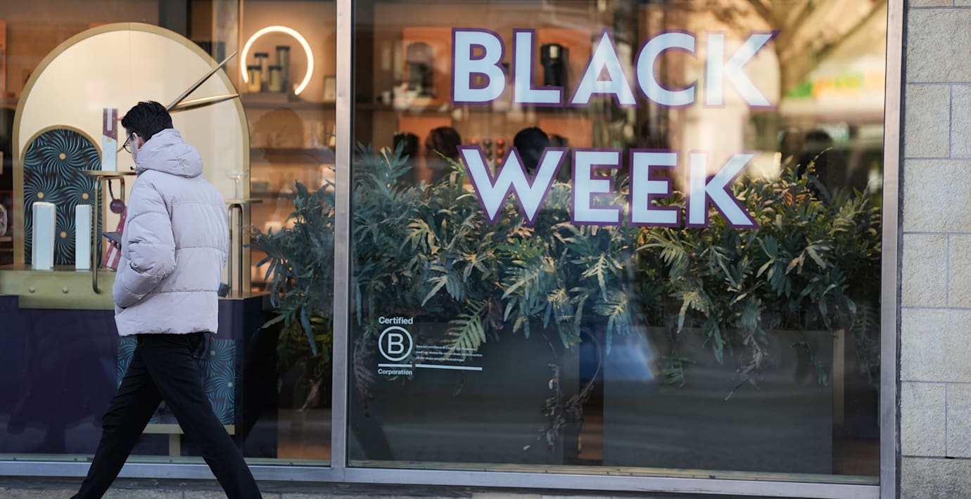 Färre köp men större belopp lyfte Black Month