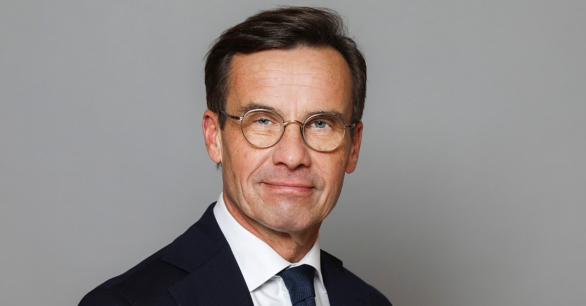 Regeringen kommer att inrätta ett särskilt ministerråd i Regeringskansliet som systematiserar det samlade arbetet med mäns våld mot kvinnor, skriver statsministern i en debattartikel.