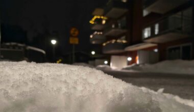 Flicka död – man anhållen