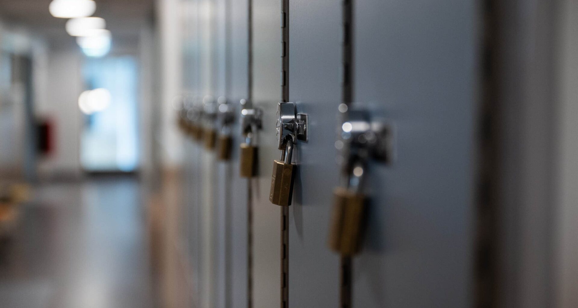 Halva Tallängens skola däckad i influensa