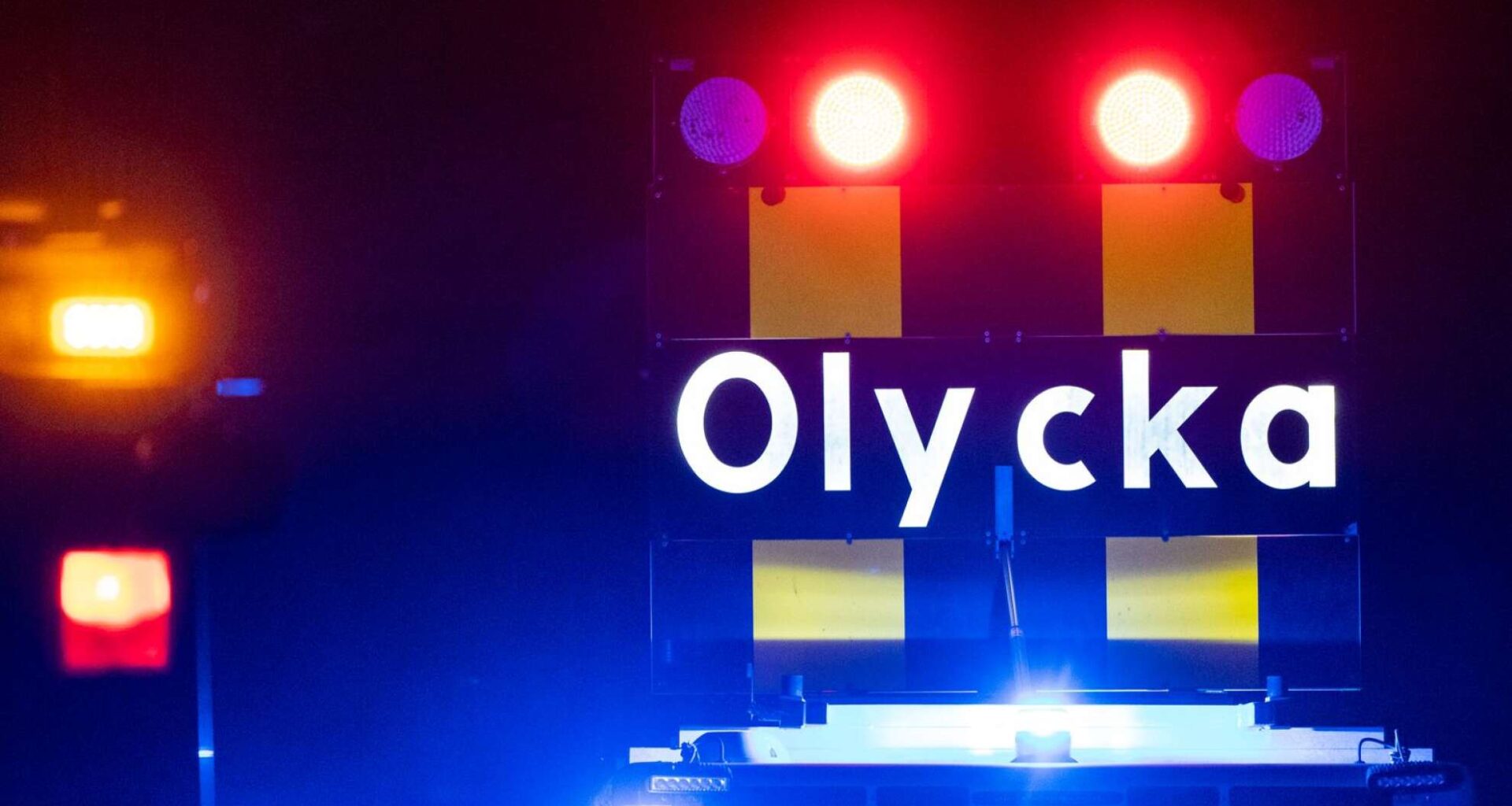 JUST NU: Riksväg avstängd – lastbil har vält: ”Ligger på sidan” - NWT