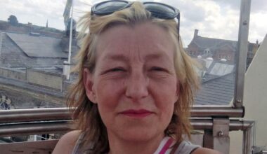 Pekar ut Putin som ”moraliskt ansvarig” för trebarnsmammans död