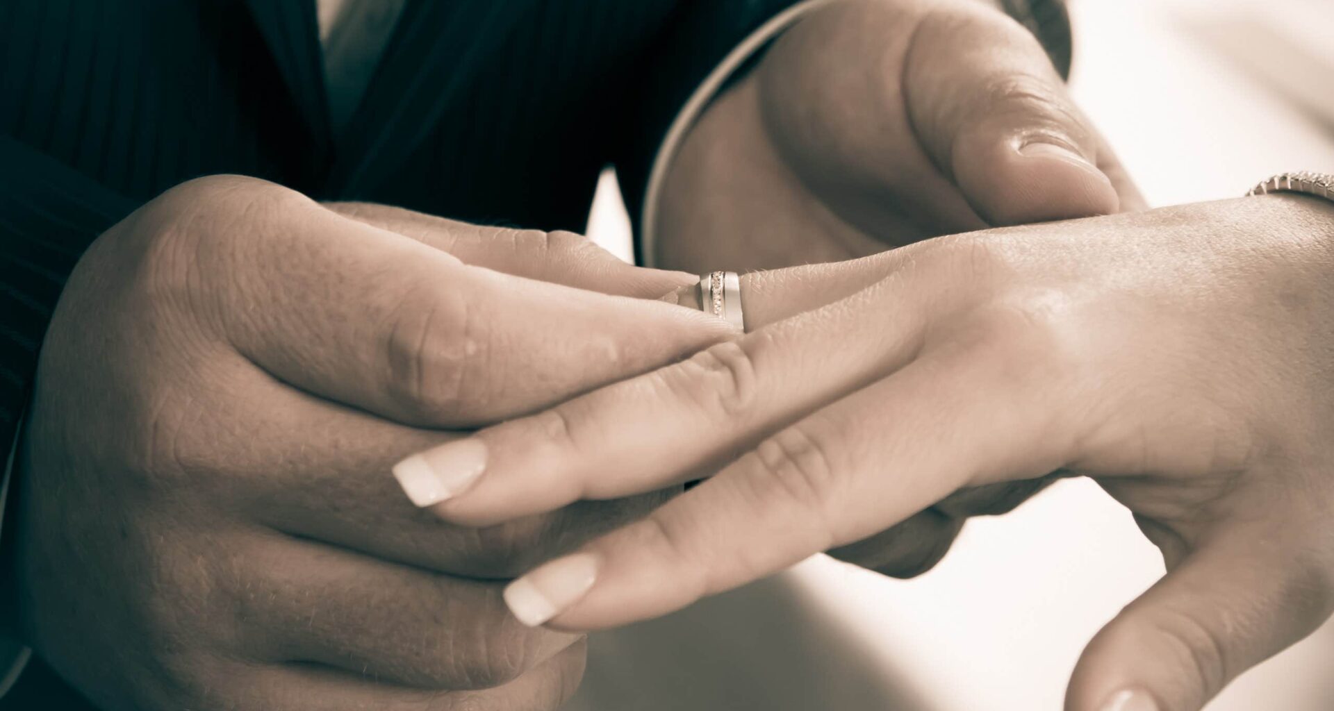 Hamnade i rullstol
efter bröllopsnatten