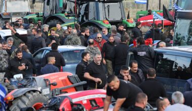 Bönder stänger Kretas flygplatser