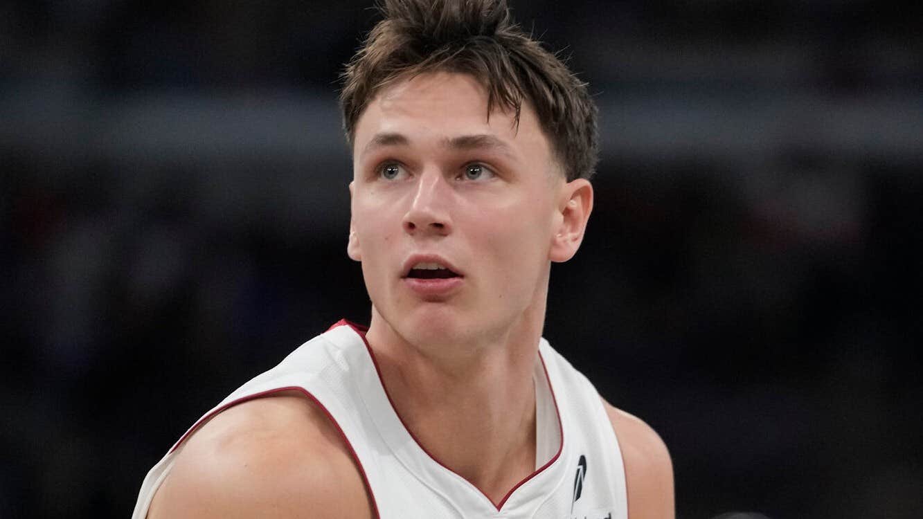 Pelle Larsson klev av skadad – igen | Basket