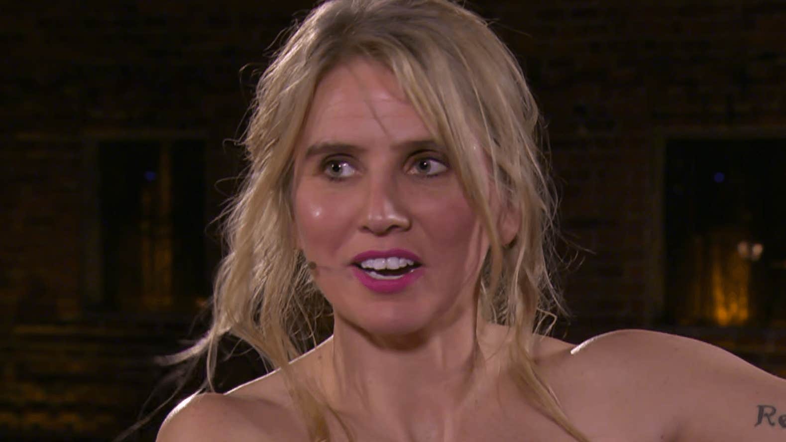 Amanda Romare ska bjuda upp Angela Merkel