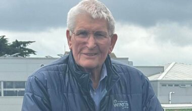 Roy Marsh, 86, spottade ut löv – fick böter | Världen