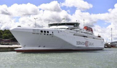 C vill halvera priset på Gotlandsfärjan