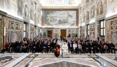 Påven: Låt musiken vara en ”boning för själen” vid jul