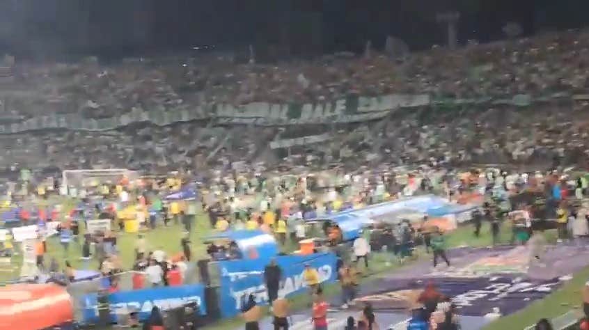 Finalen slutade i kaos – minst 59 personer skadade | Fotboll