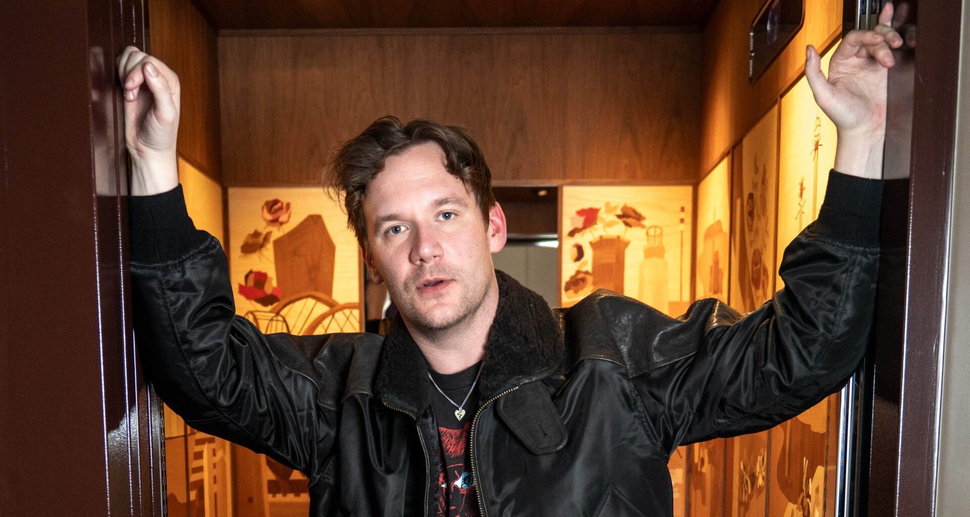 Christopher Garplind om olyckliga kärleken och vattenläckan