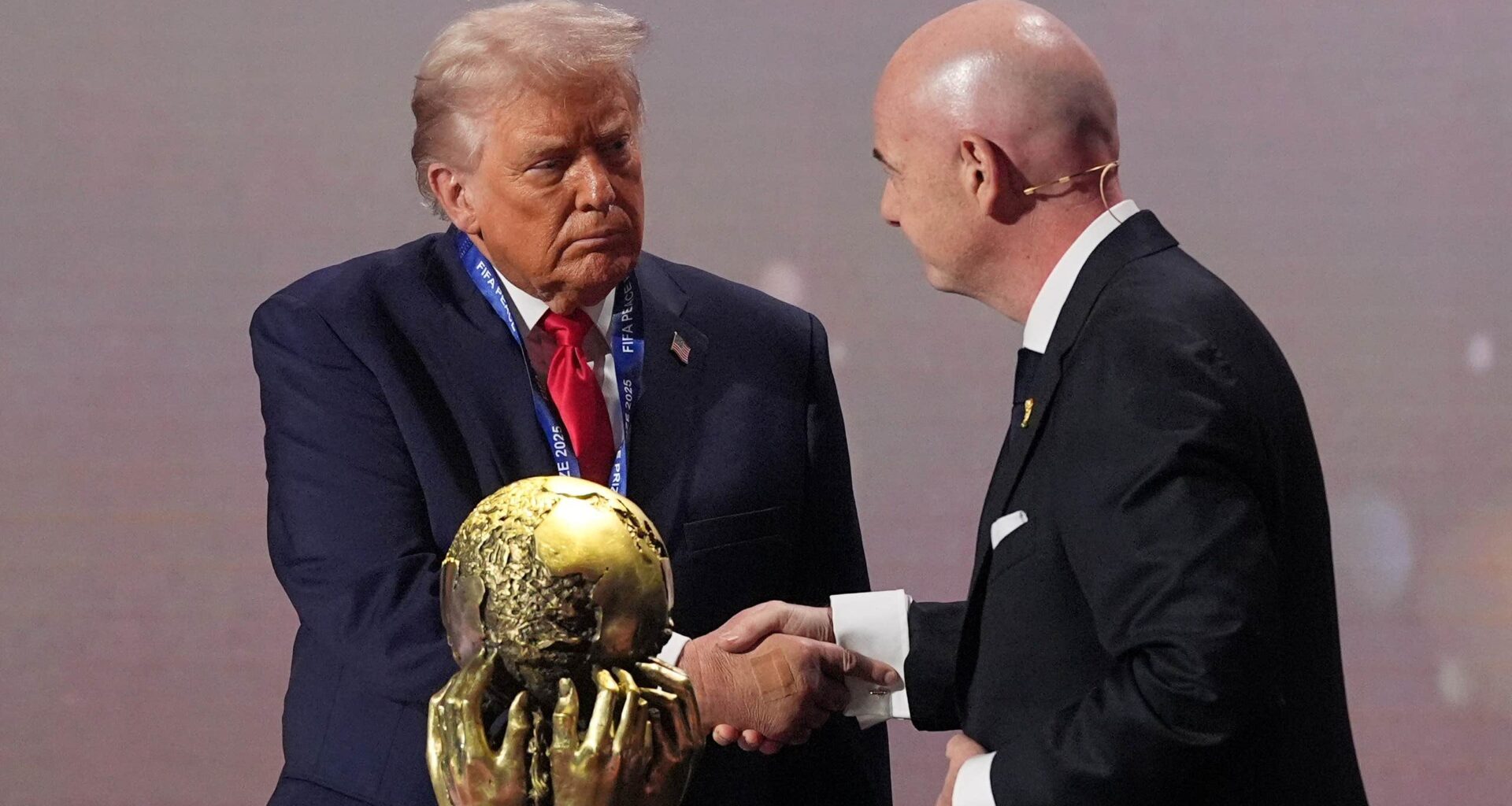 Trumps krav på Fifas fredspris avslöjat | Fotboll