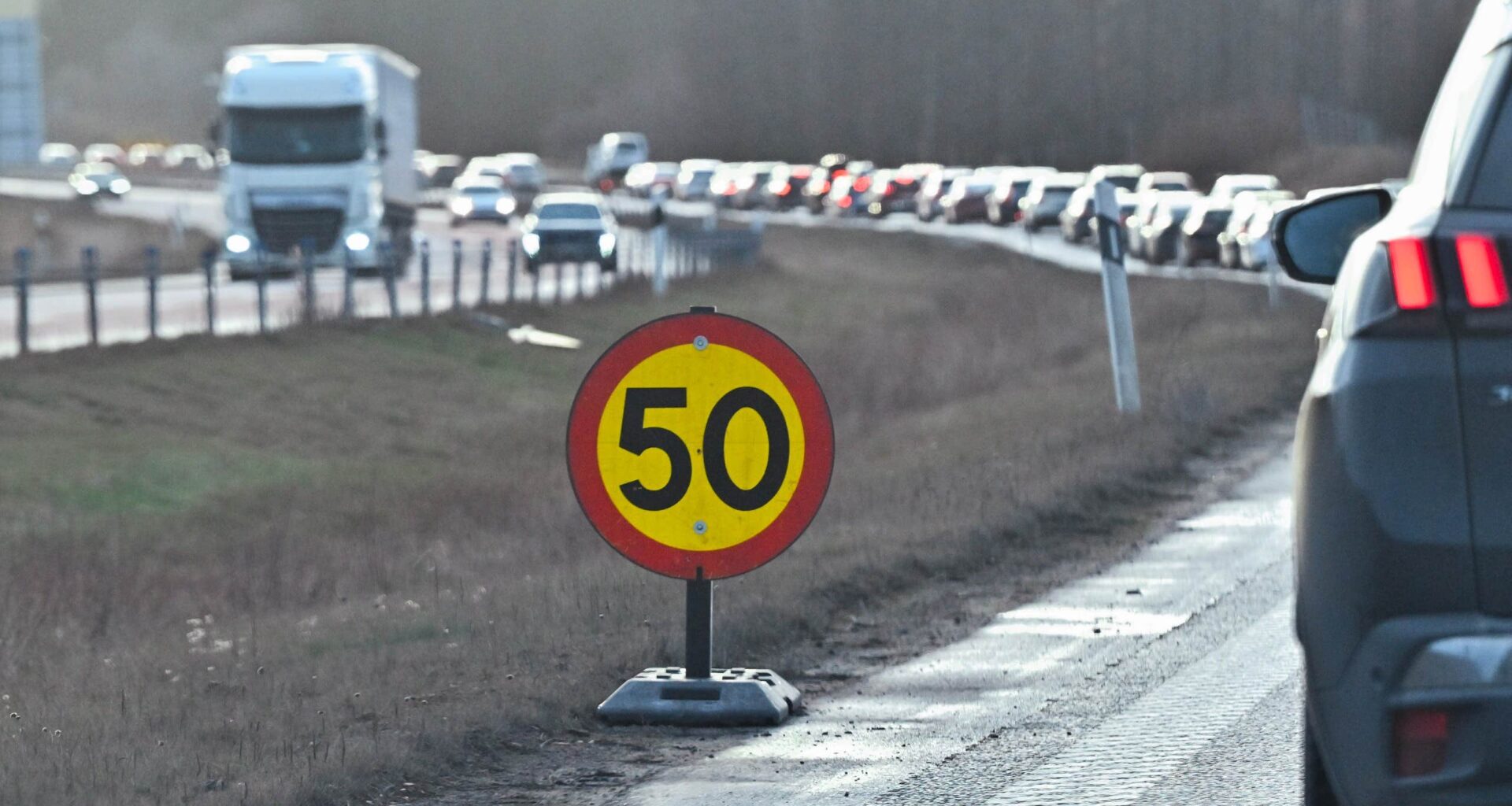 Halt på vägar i Västsverige – flera olyckor