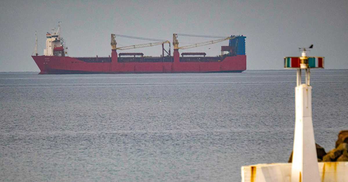 Sanktionsbelagt ryskt fartyg fick åka vidare från Sverige | Utrikes