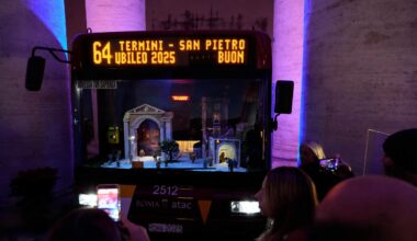 Se krubborna som intar Vatikanen | Världen