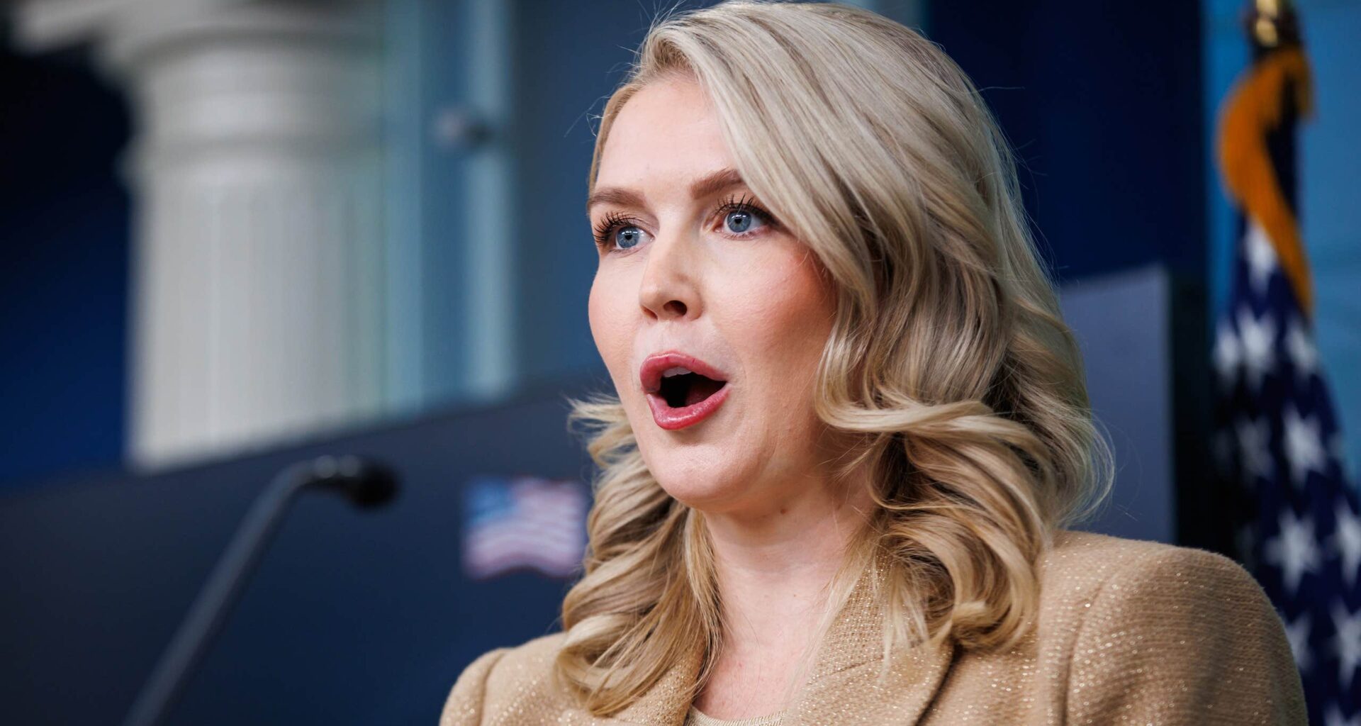 Karoline Leavitt gravid – gör henne historisk