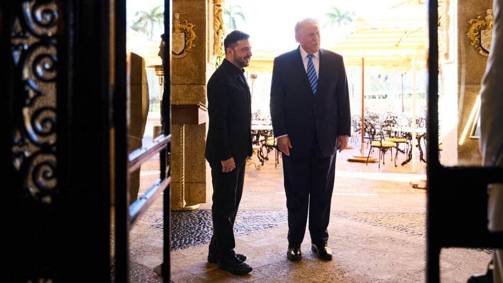 Försvarsaktier backar efter fredssamtalen om Ukraina