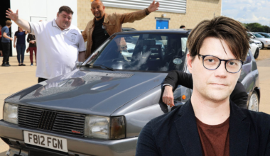 Jag sitter i tv-soffan och gråter hejdlöst