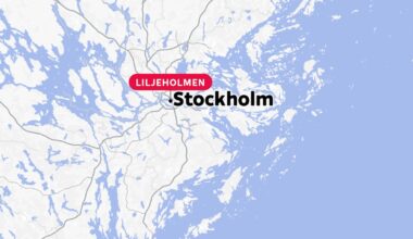 Buss körde in i byggnad i Stockholm – flera skadade | Utrikes