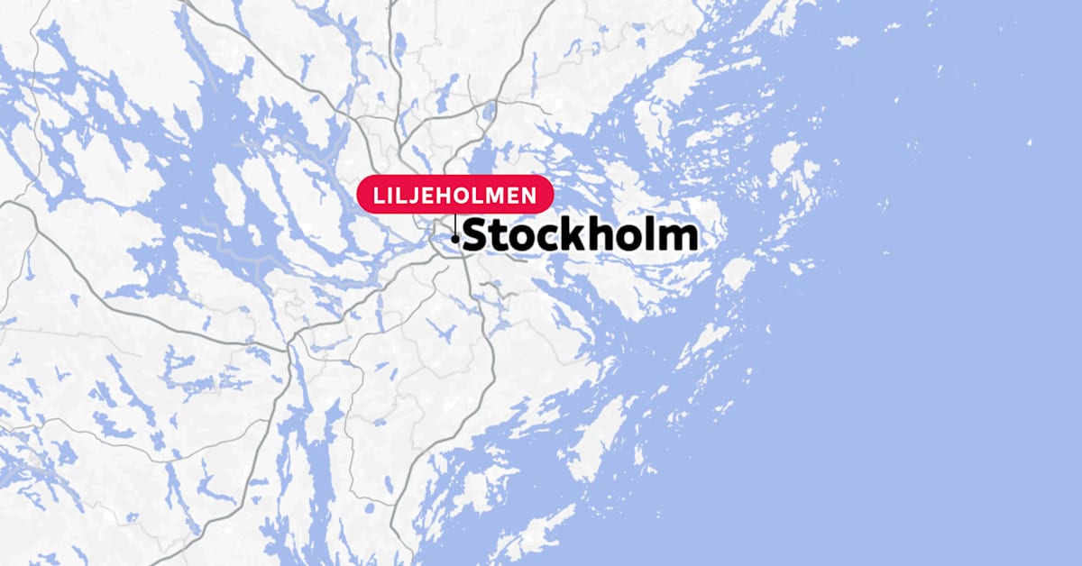 Buss körde in i byggnad i Stockholm – flera skadade | Utrikes